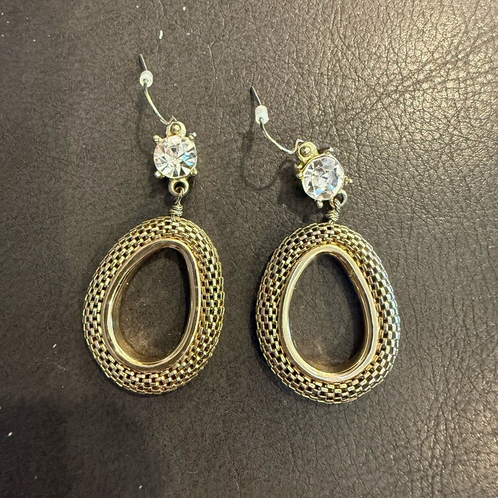 Elegant Gold Drop Earrings with cubic zirconia